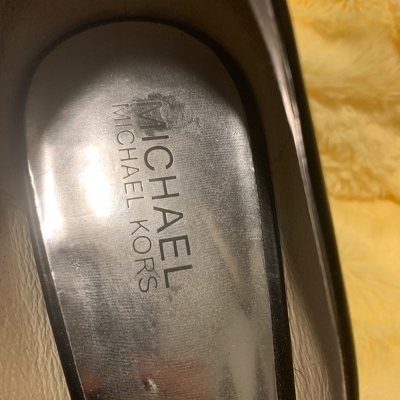 Michael Kors two toned gray and black pumps - Picture 3 of 6